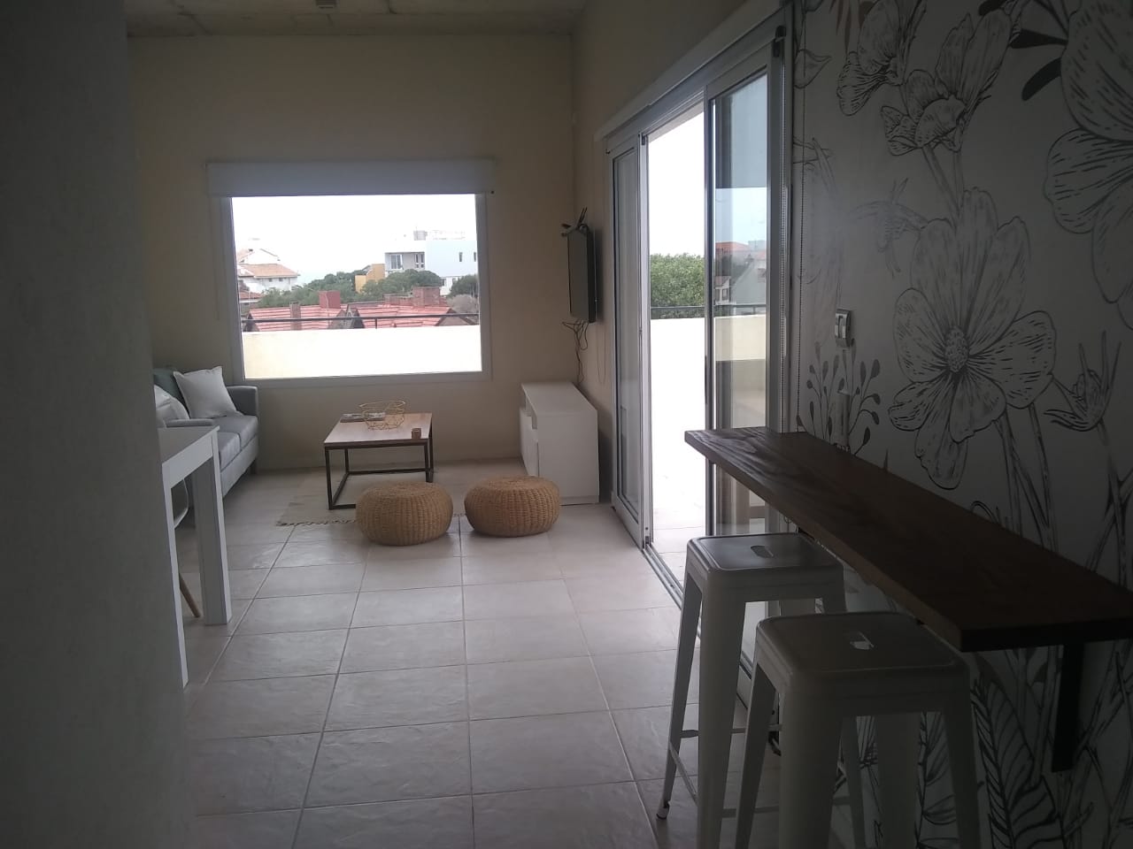 depto ostende barra y living